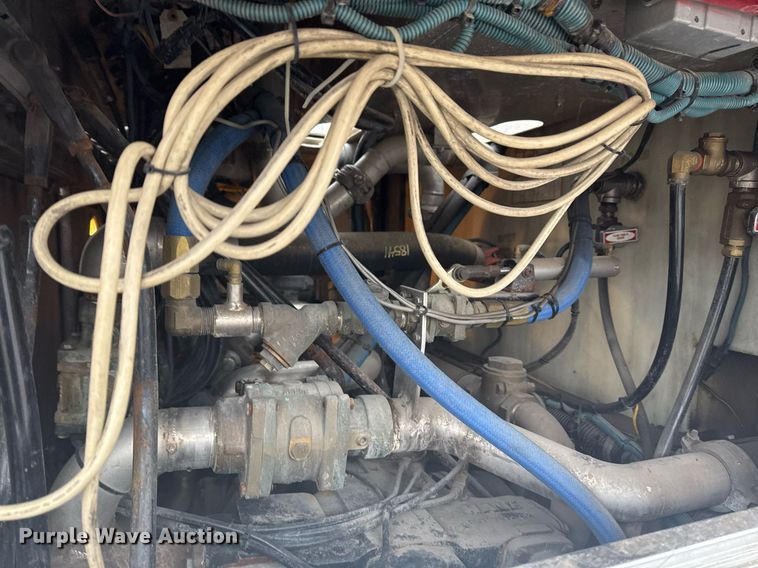 image for item DO7648 1998 Emergency One pumper fire truck