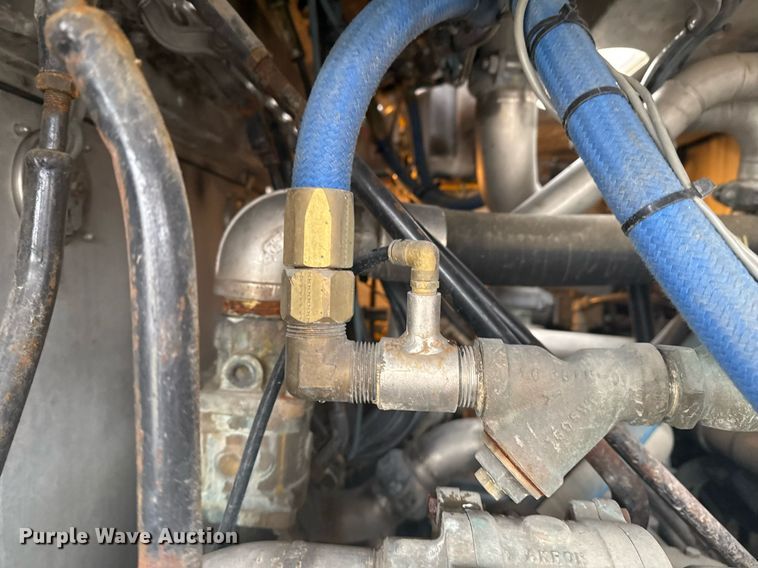 image for item DO7648 1998 Emergency One pumper fire truck