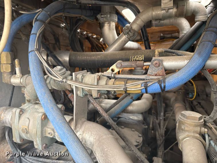 image for item DO7648 1998 Emergency One pumper fire truck