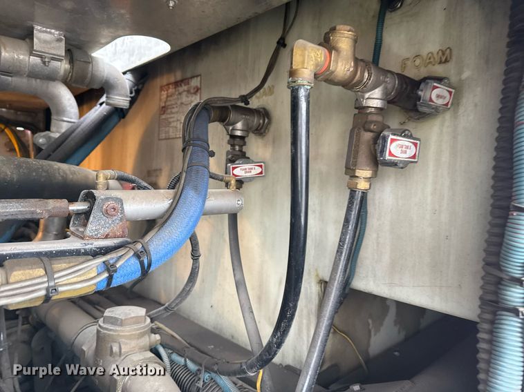 image for item DO7648 1998 Emergency One pumper fire truck