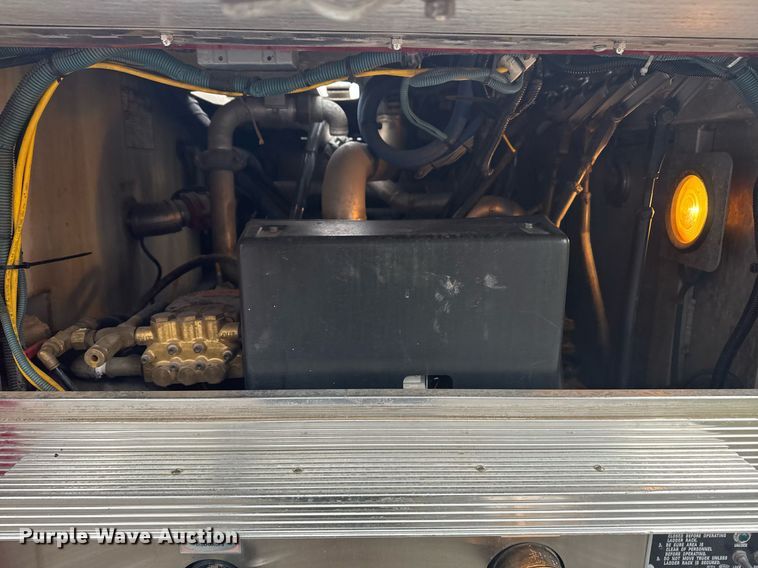 image for item DO7648 1998 Emergency One pumper fire truck