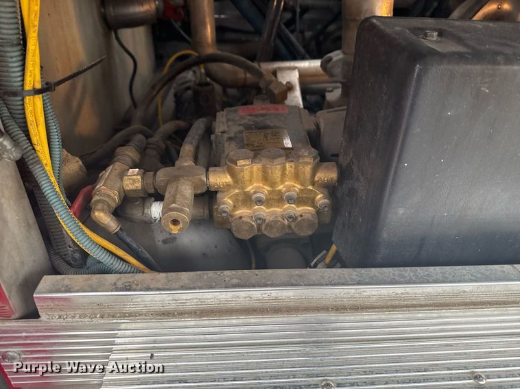 image for item DO7648 1998 Emergency One pumper fire truck