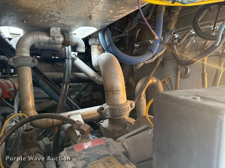 image for item DO7648 1998 Emergency One pumper fire truck