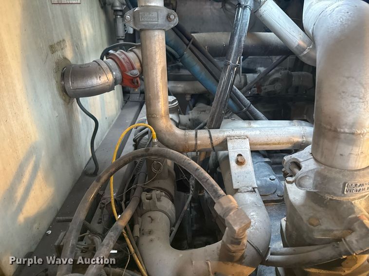 image for item DO7648 1998 Emergency One pumper fire truck