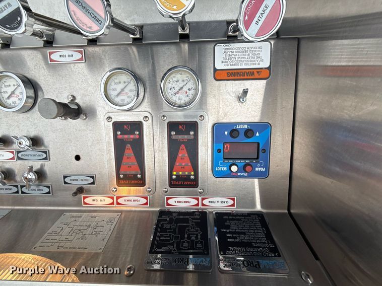 image for item DO7648 1998 Emergency One pumper fire truck