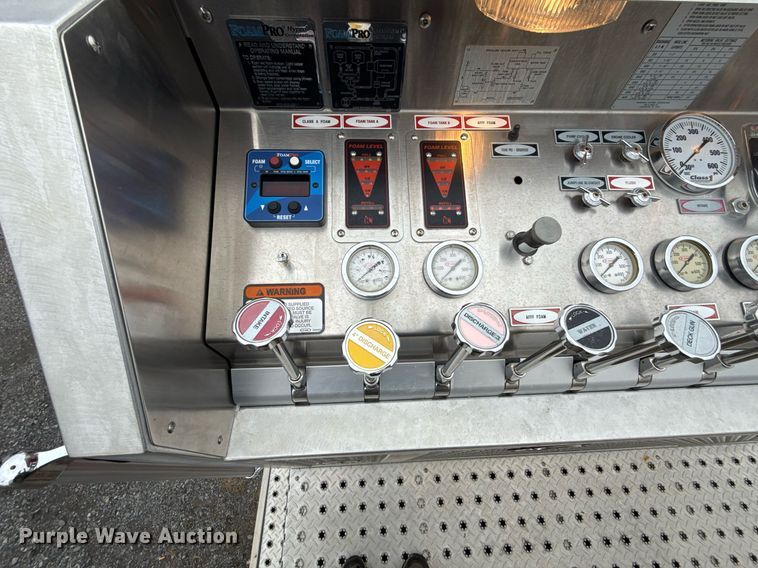 image for item DO7648 1998 Emergency One pumper fire truck