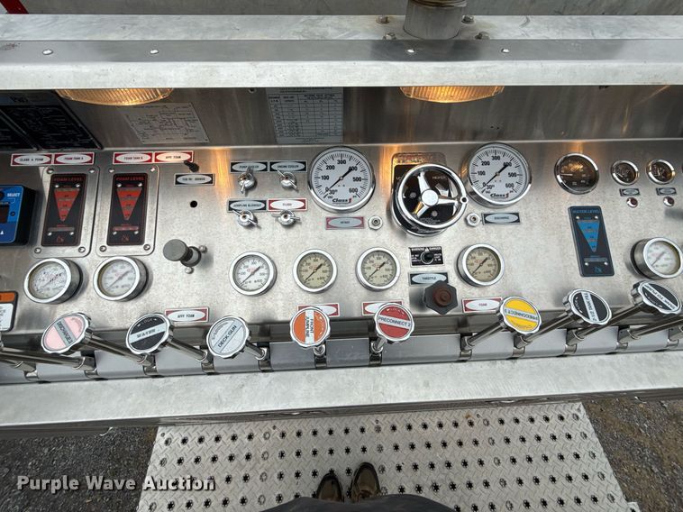 image for item DO7648 1998 Emergency One pumper fire truck