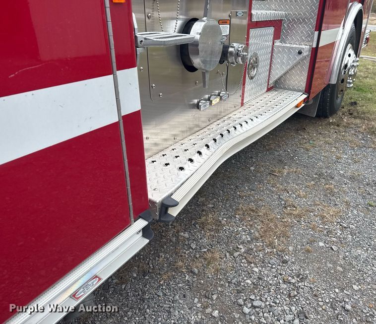 image for item DO7648 1998 Emergency One pumper fire truck