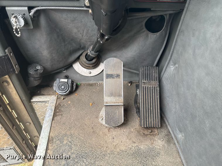 image for item DO7648 1998 Emergency One pumper fire truck