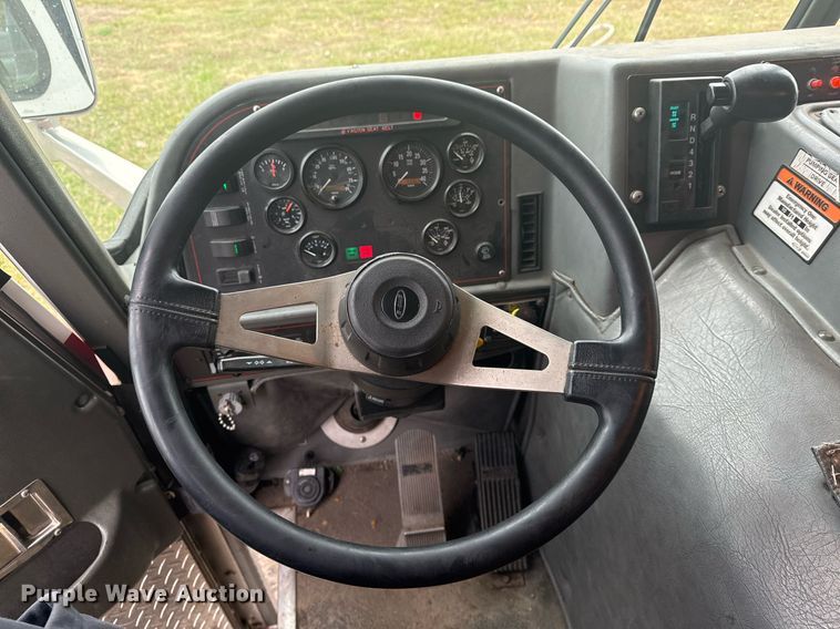 image for item DO7648 1998 Emergency One pumper fire truck