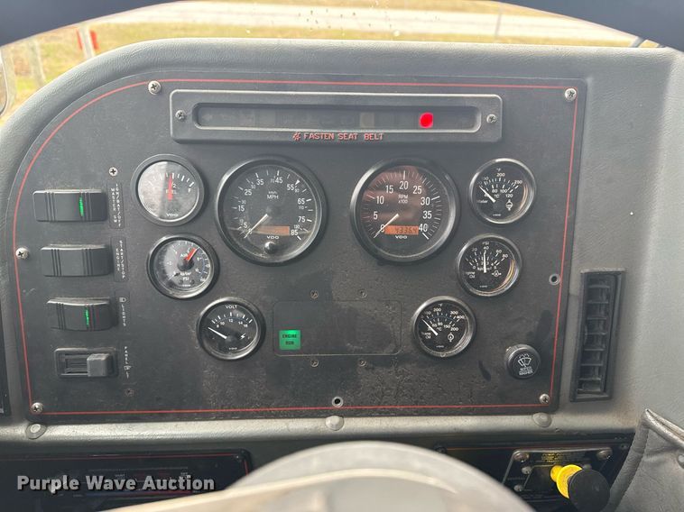 image for item DO7648 1998 Emergency One pumper fire truck