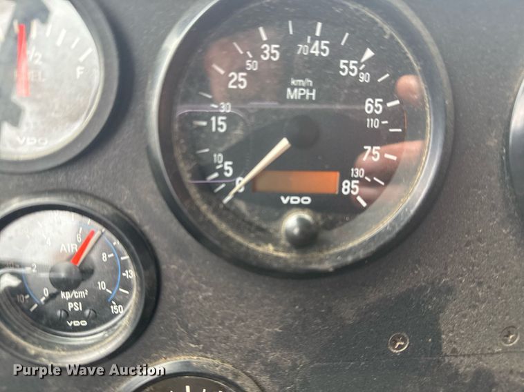 image for item DO7648 1998 Emergency One pumper fire truck