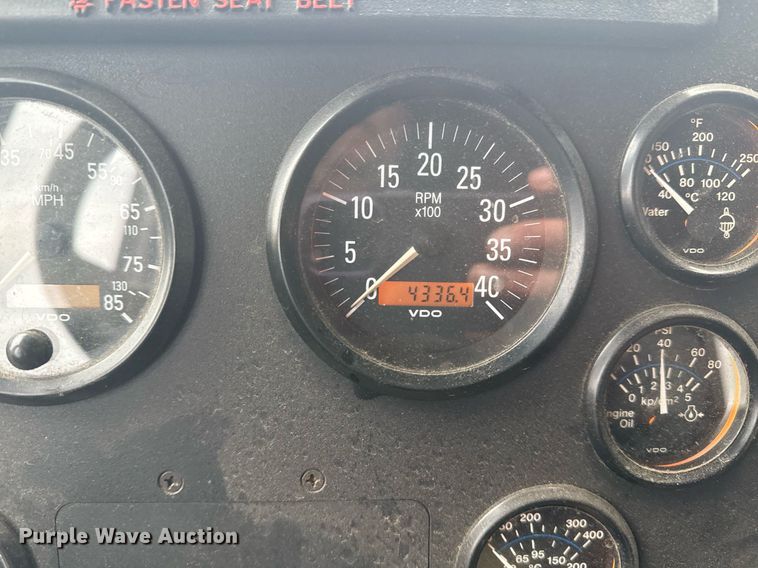 image for item DO7648 1998 Emergency One pumper fire truck