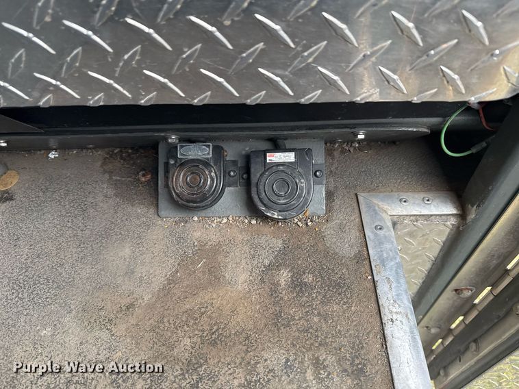 image for item DO7648 1998 Emergency One pumper fire truck