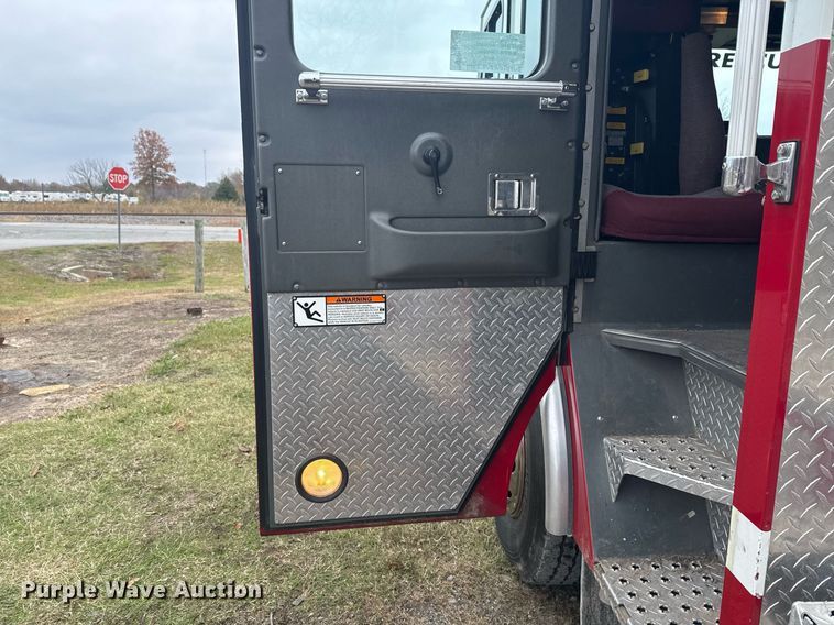 image for item DO7648 1998 Emergency One pumper fire truck