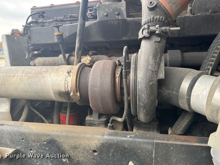 image for item DO7648 1998 Emergency One pumper fire truck