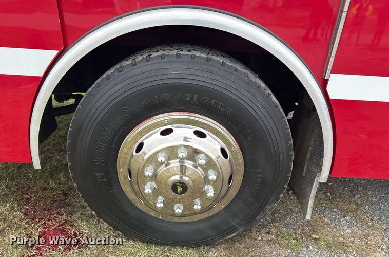 image for item DO7648 1998 Emergency One pumper fire truck