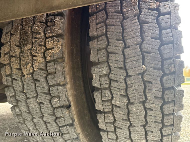 image for item DO7648 1998 Emergency One pumper fire truck