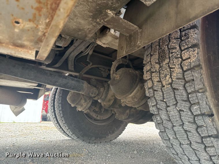 image for item DO7648 1998 Emergency One pumper fire truck