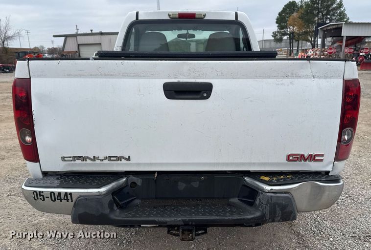 image for item DO7650 2005 GMC Canyon pickup truck