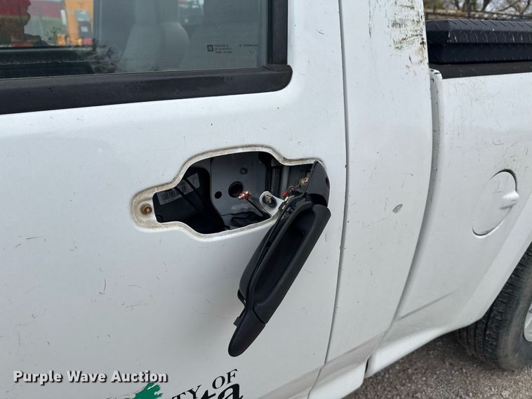 image for item DO7650 2005 GMC Canyon pickup truck