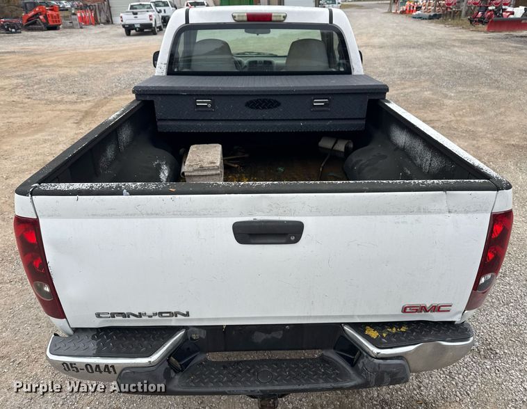 image for item DO7650 2005 GMC Canyon pickup truck