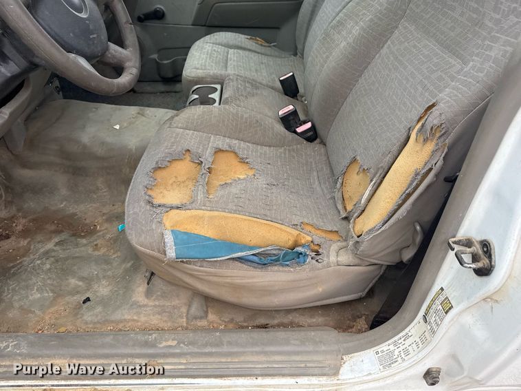 image for item DO7650 2005 GMC Canyon pickup truck