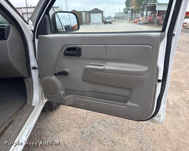 image for item DO7650 2005 GMC Canyon pickup truck