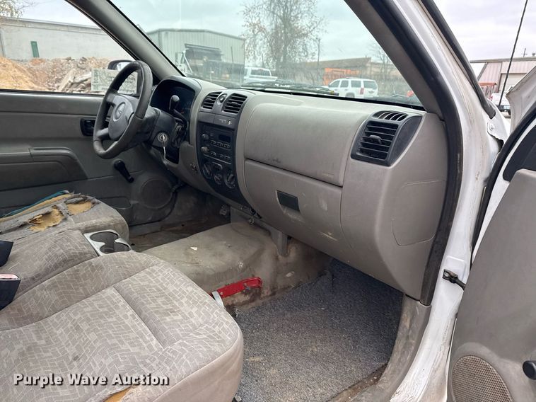 image for item DO7650 2005 GMC Canyon pickup truck