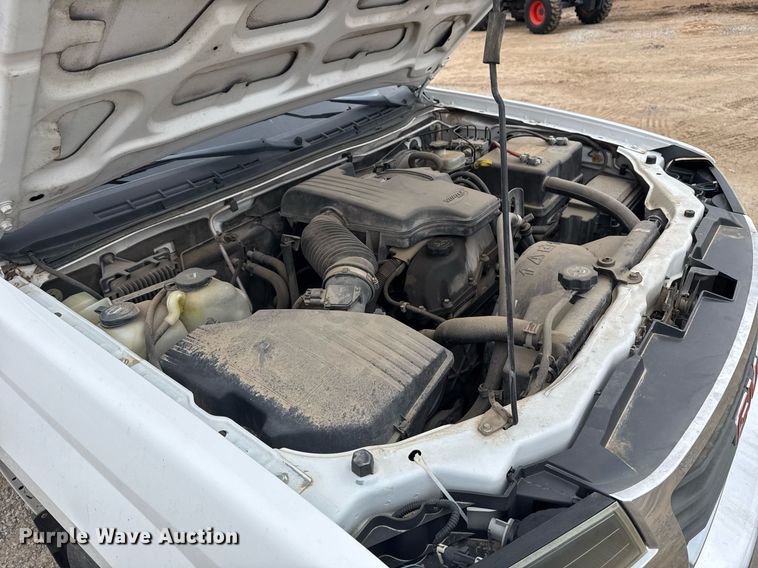 image for item DO7650 2005 GMC Canyon pickup truck