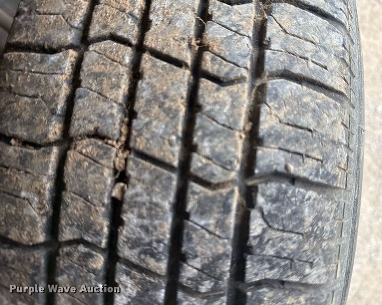 image for item DO7650 2005 GMC Canyon pickup truck