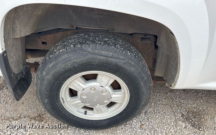 image for item DO7650 2005 GMC Canyon pickup truck