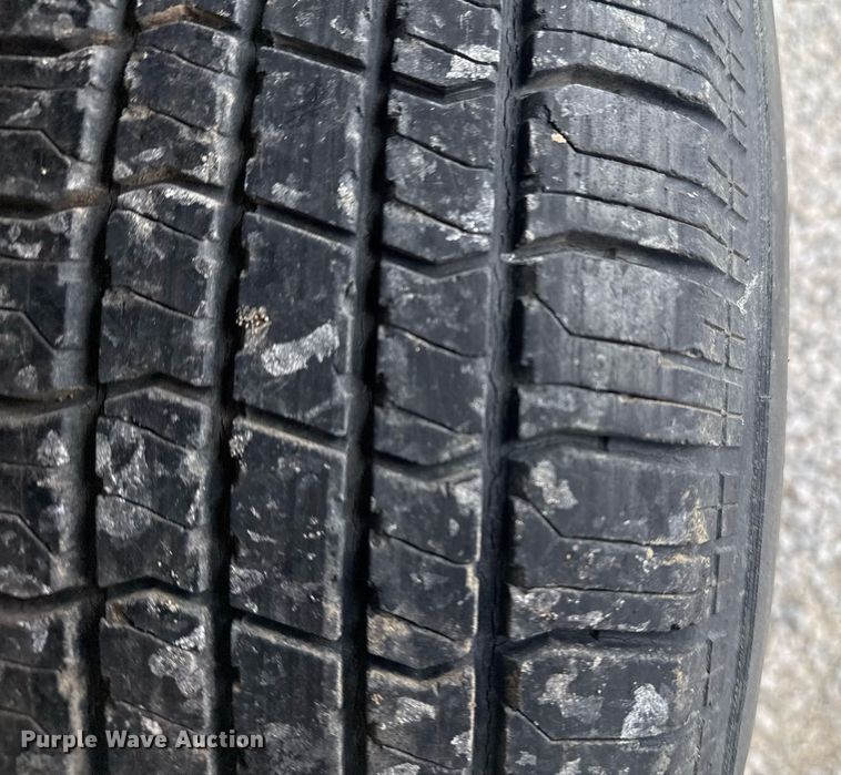 image for item DO7650 2005 GMC Canyon pickup truck