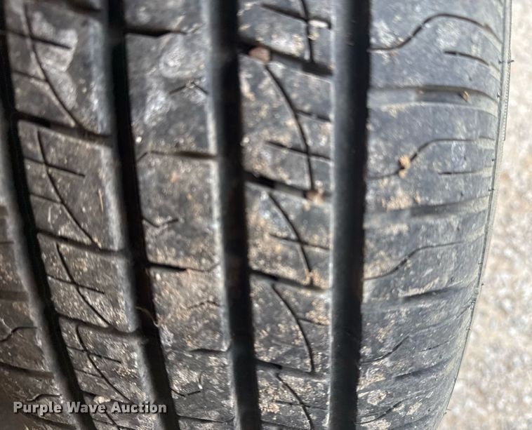 image for item DO7650 2005 GMC Canyon pickup truck