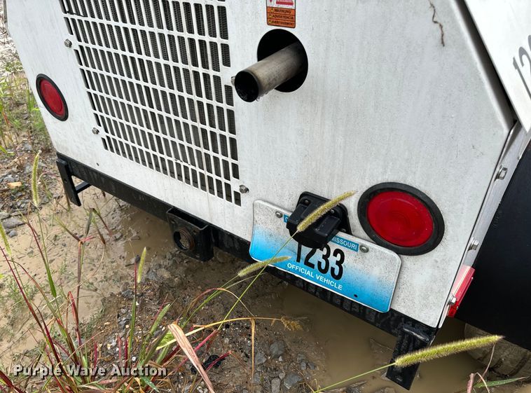 image for item DP6675 Generac Magnum MLT4150MV light plant