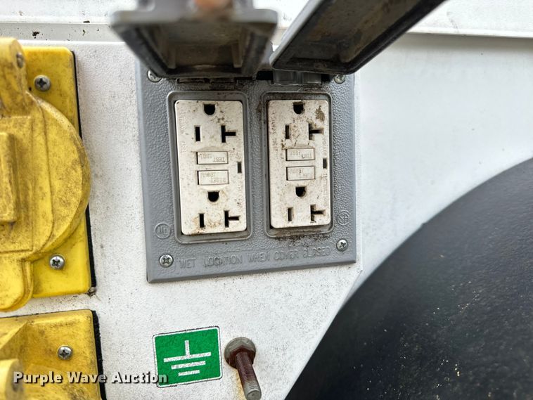 image for item DP6675 Generac Magnum MLT4150MV light plant