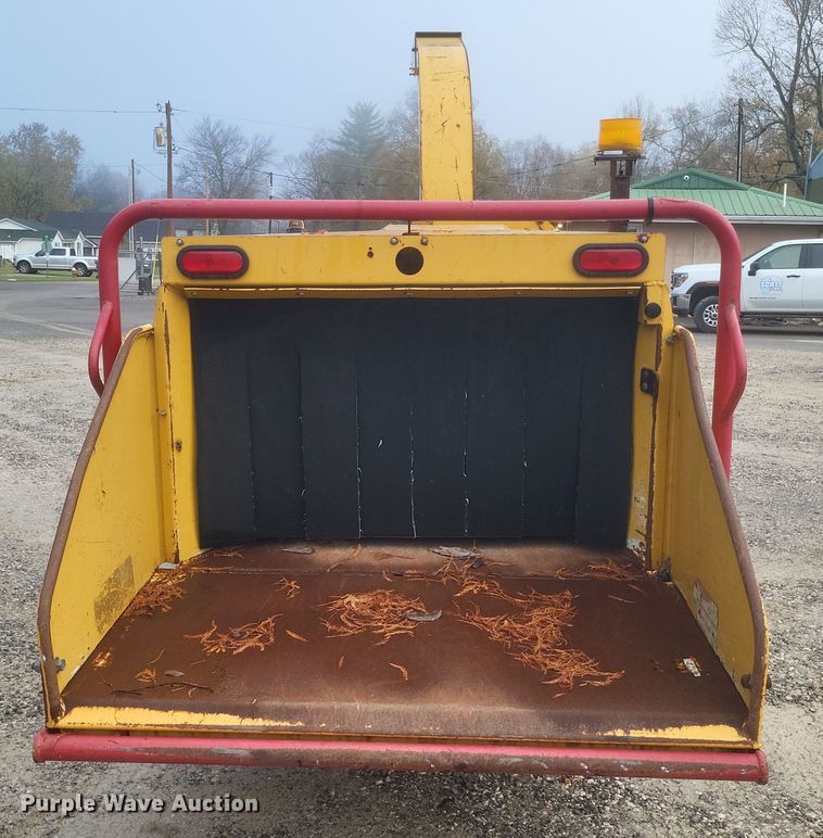 image for item DQ3791 2006 Vermeer BC1000XL wood chipper