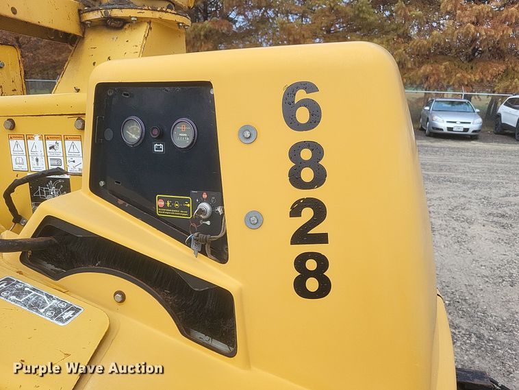 image for item DQ3791 2006 Vermeer BC1000XL wood chipper