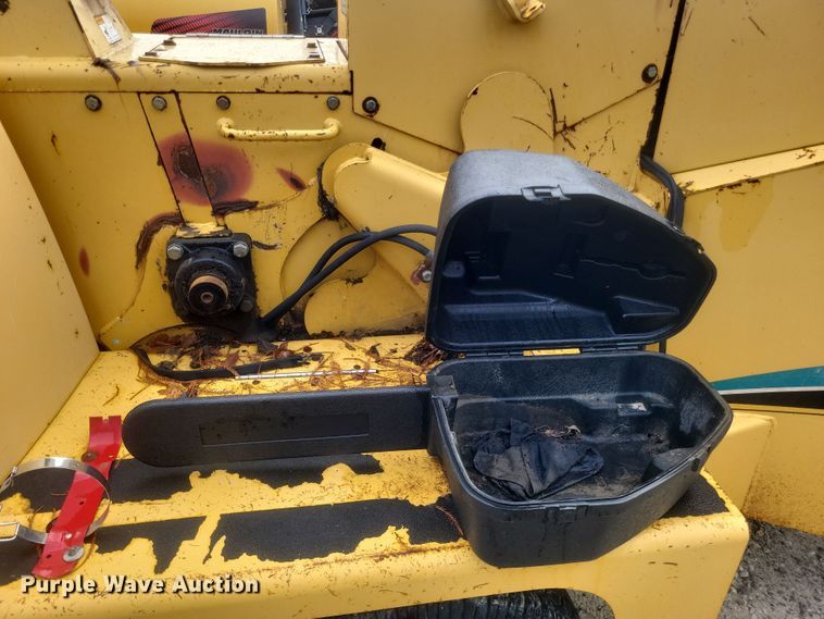 image for item DQ3791 2006 Vermeer BC1000XL wood chipper
