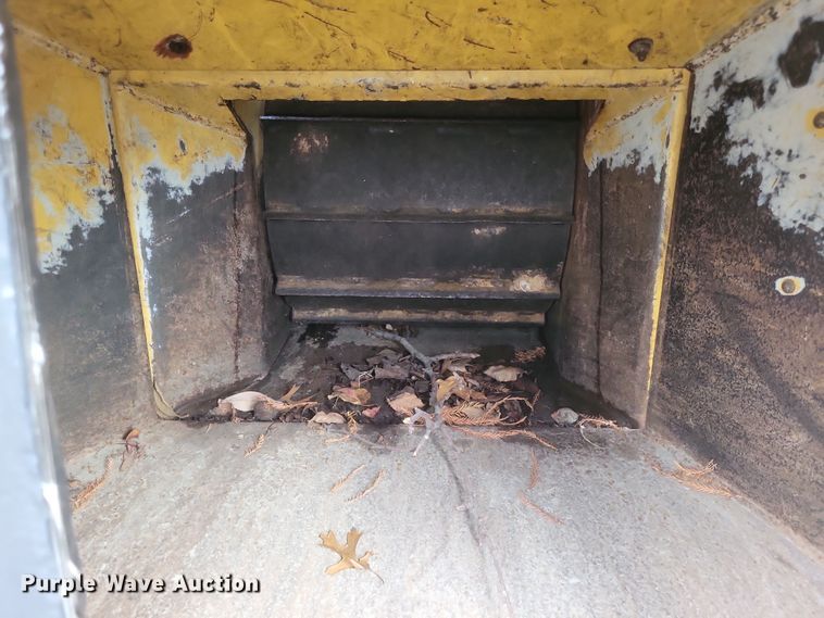 image for item DQ3791 2006 Vermeer BC1000XL wood chipper