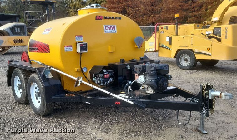 image for item DQ3792 2021 Mauldin MT600 oil distribution trailer