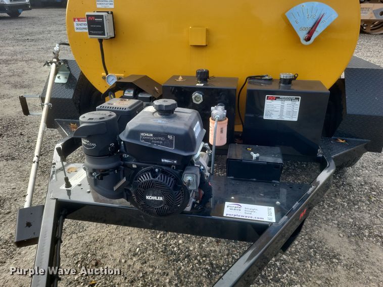 image for item DQ3792 2021 Mauldin MT600 oil distribution trailer