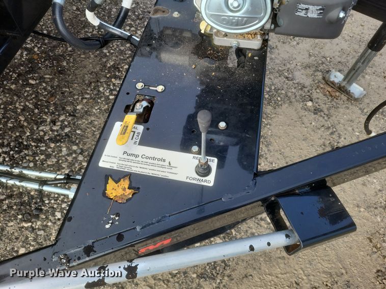 image for item DQ3792 2021 Mauldin MT600 oil distribution trailer