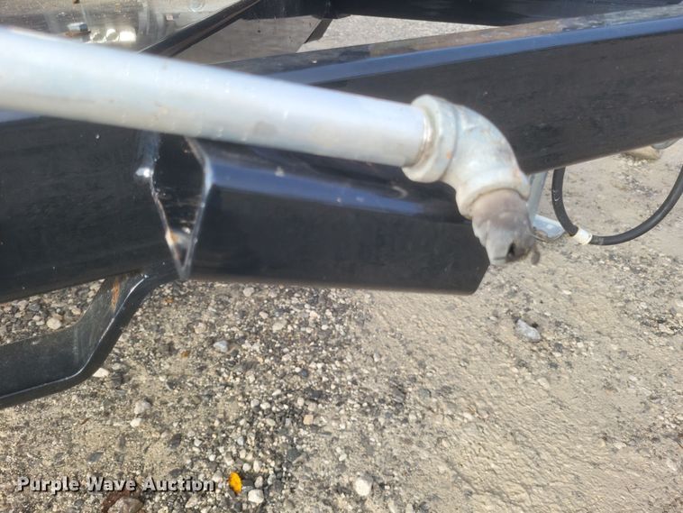 image for item DQ3792 2021 Mauldin MT600 oil distribution trailer