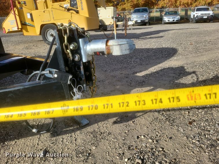 image for item DQ3792 2021 Mauldin MT600 oil distribution trailer