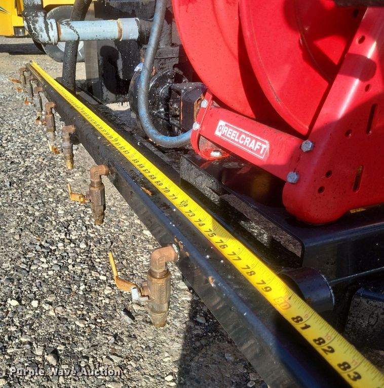 image for item DQ3792 2021 Mauldin MT600 oil distribution trailer