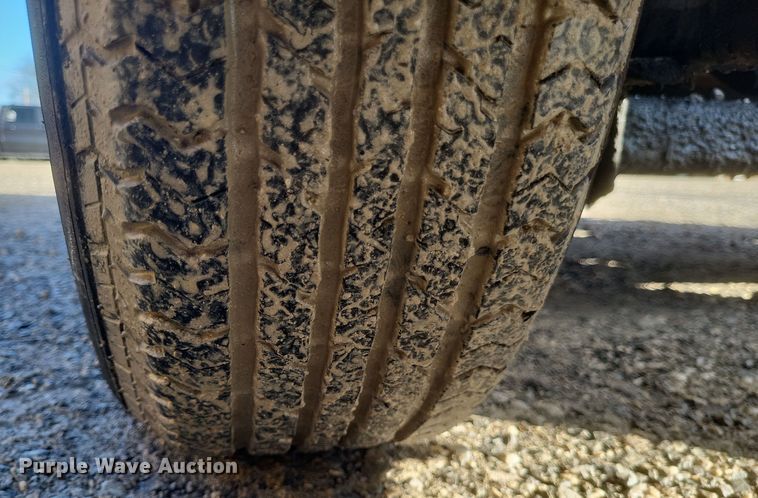 image for item DQ3792 2021 Mauldin MT600 oil distribution trailer