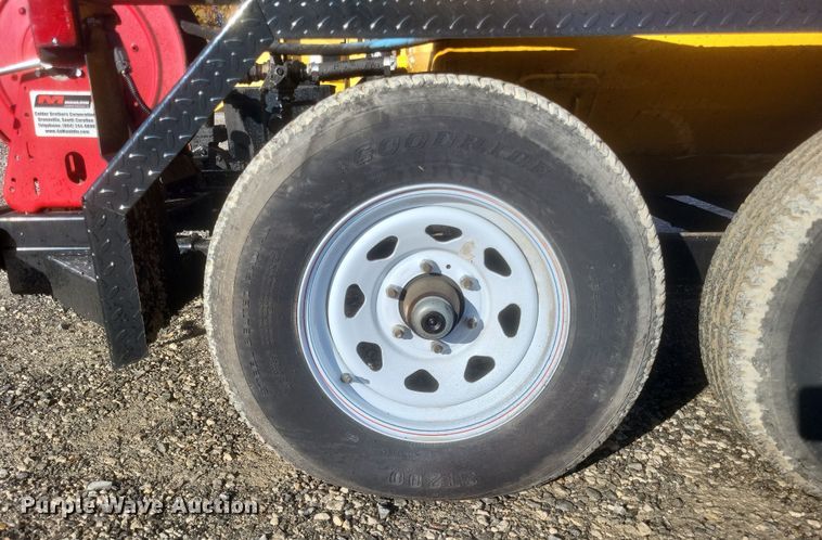 image for item DQ3792 2021 Mauldin MT600 oil distribution trailer