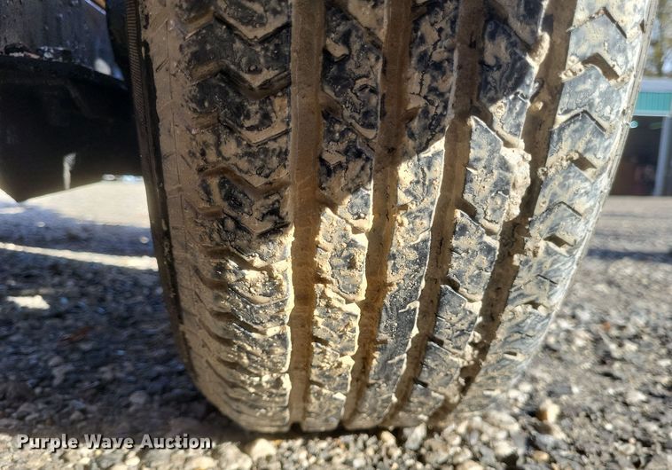 image for item DQ3792 2021 Mauldin MT600 oil distribution trailer