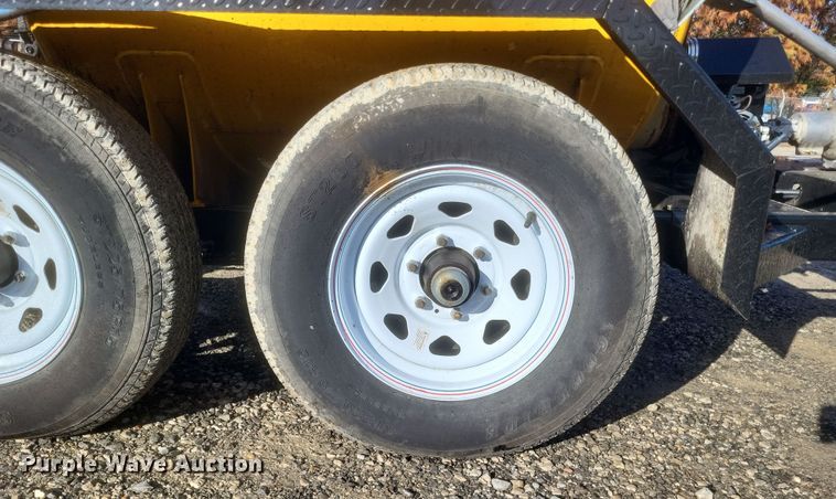 image for item DQ3792 2021 Mauldin MT600 oil distribution trailer